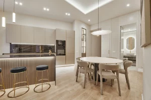 Residencia exterior reformada en Malasaña — amplitud, diseño y ubicación estratégica en Calle Barco